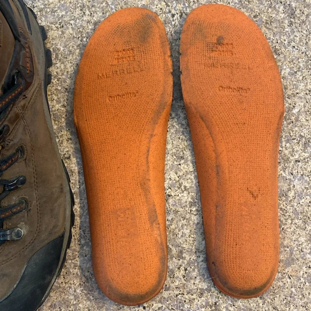Merrell Hiking Boots Very Worn With A Lot of FLAWS Leather (Unsure of Size)AS-IS